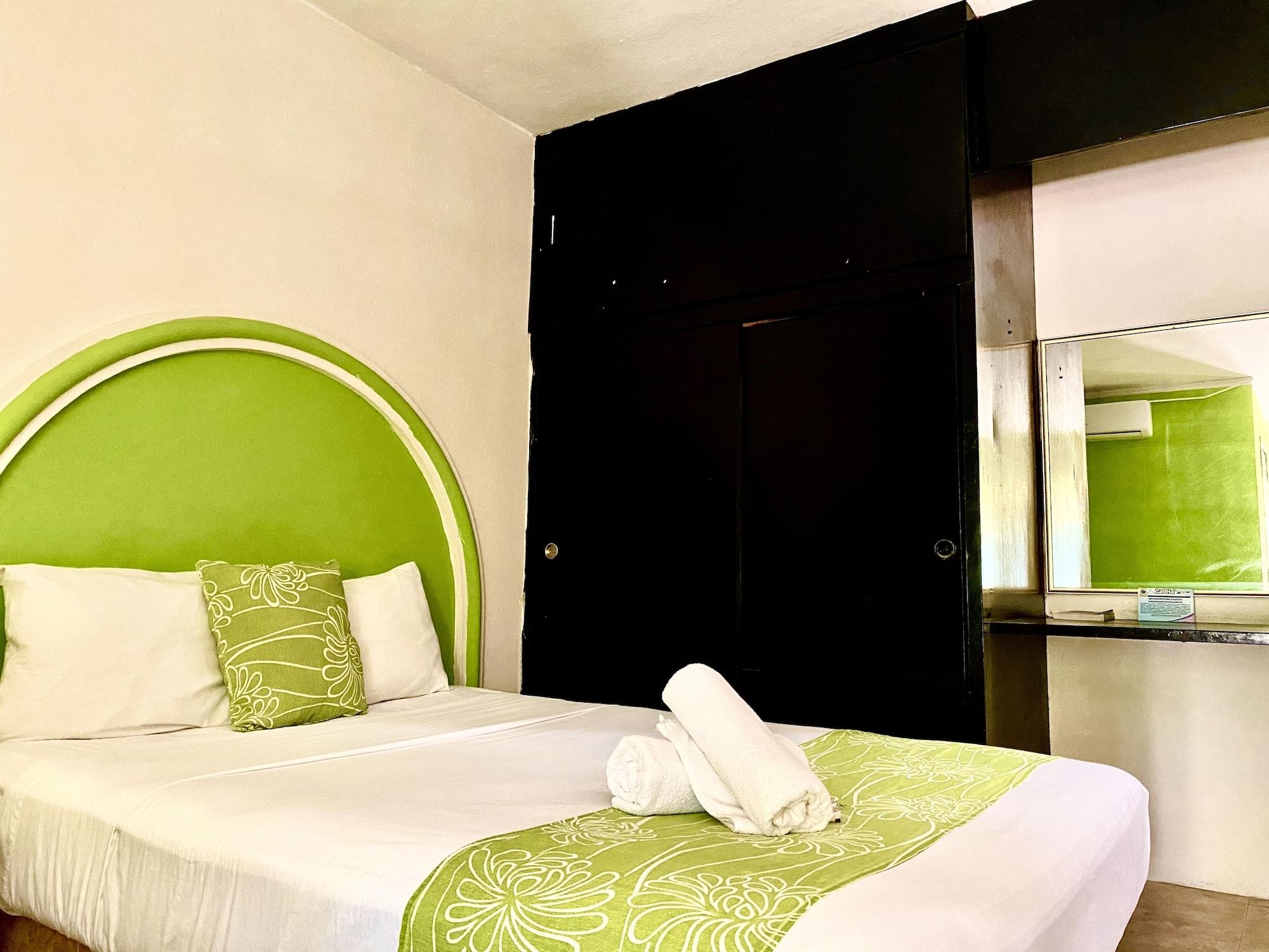 Hotel Hc Internacional Cancun Exterior photo