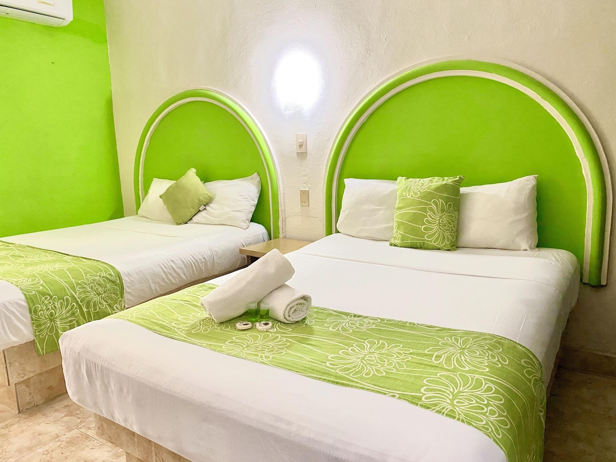 Hotel Hc Internacional Cancun Exterior photo