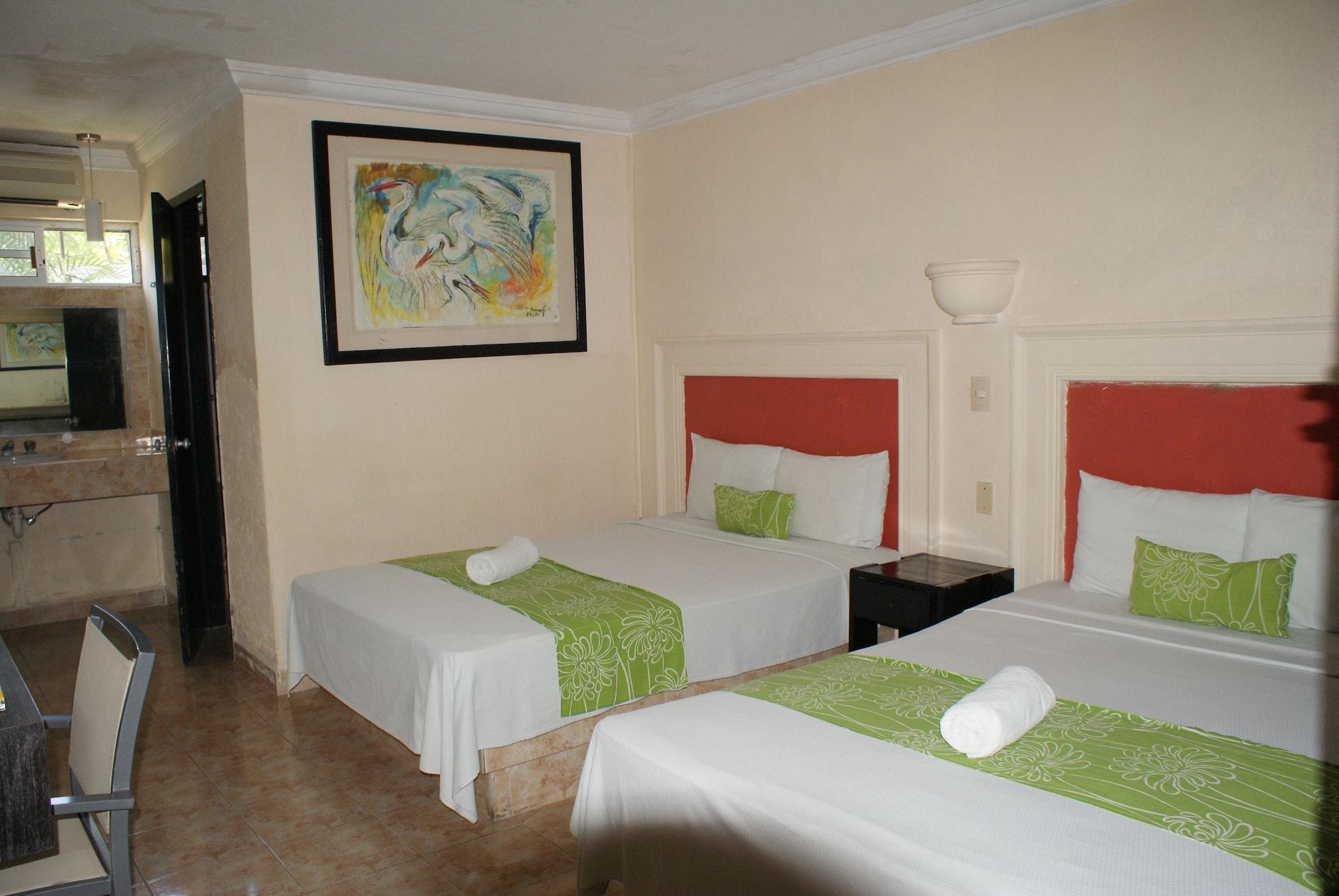 Hotel Hc Internacional Cancun Exterior photo