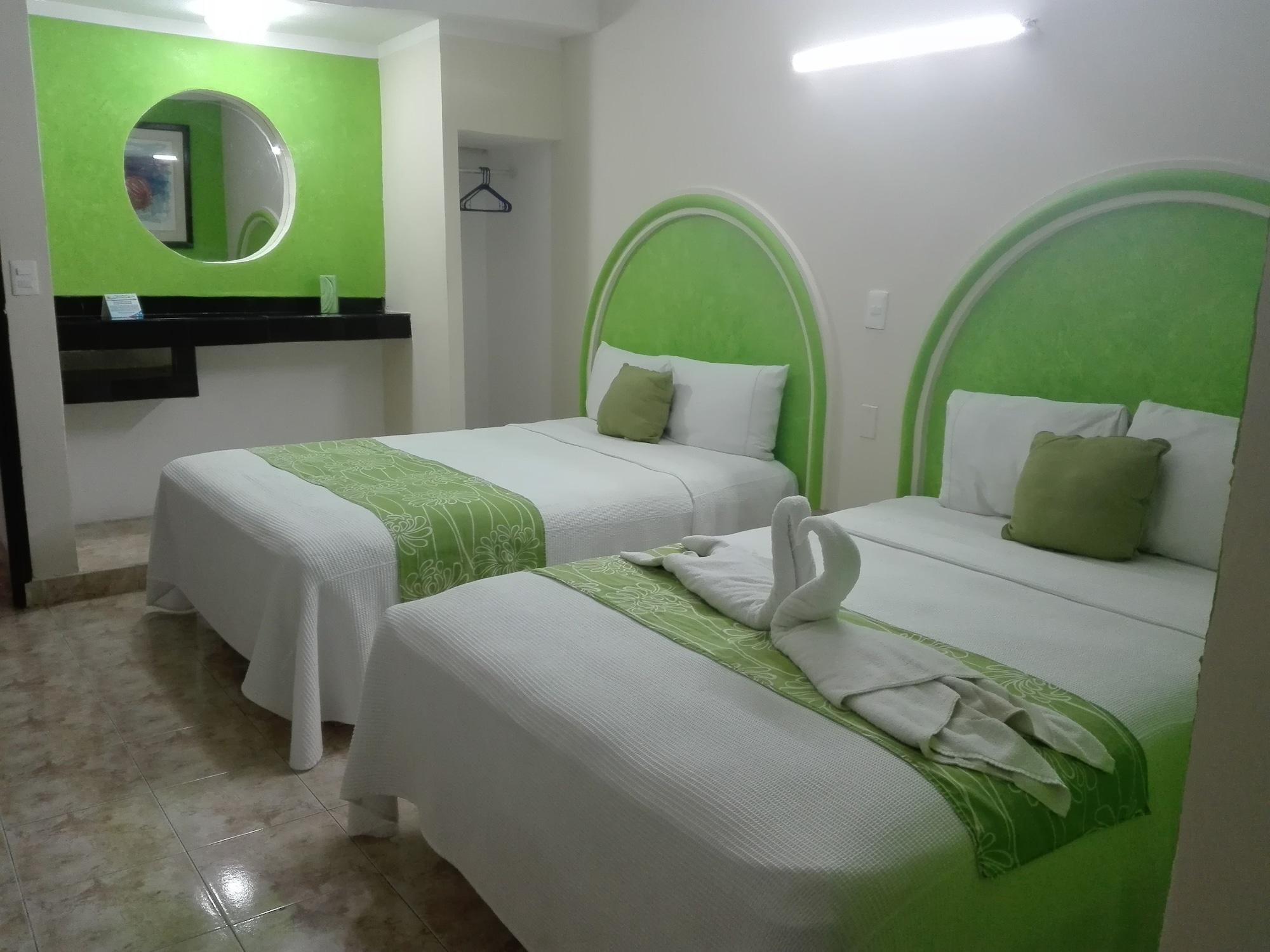 Hotel Hc Internacional Cancun Exterior photo