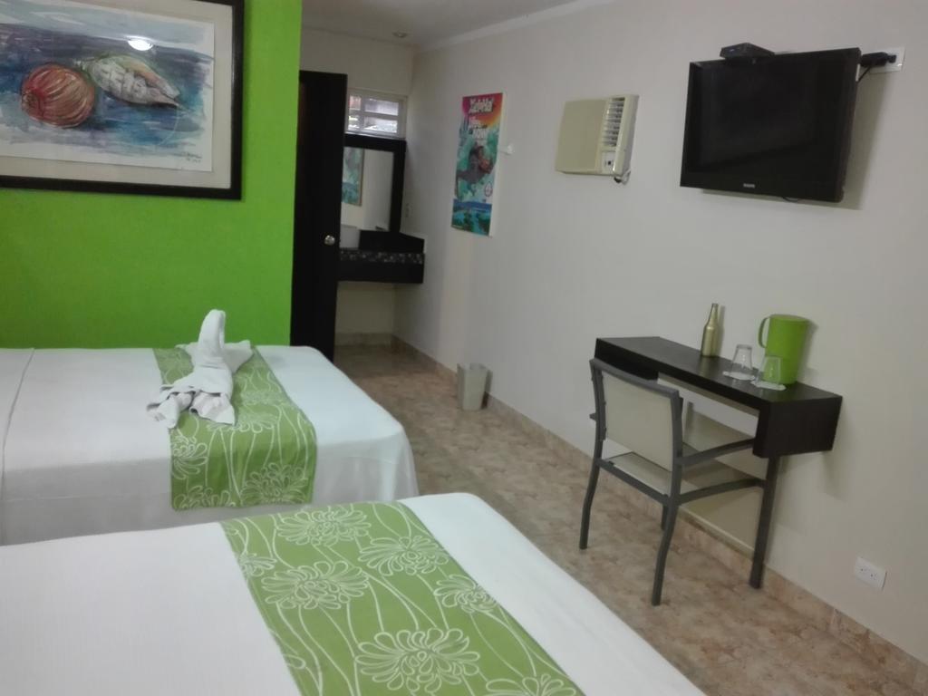 Hotel Hc Internacional Cancun Exterior photo