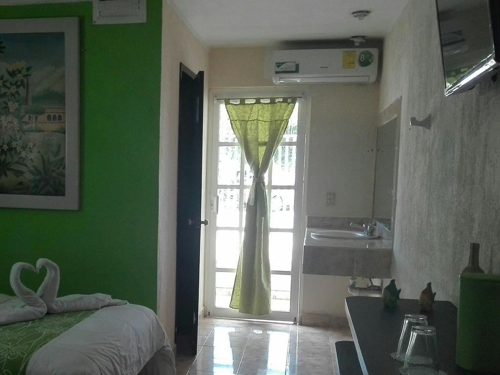 Hotel Hc Internacional Cancun Exterior photo