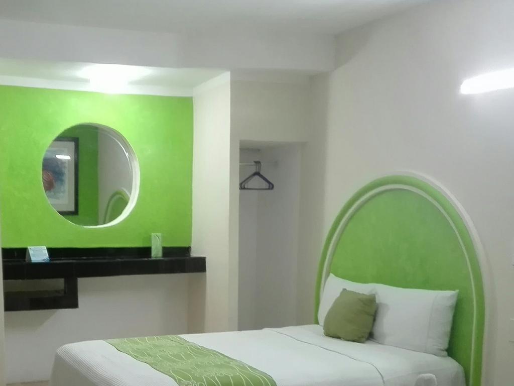 Hotel Hc Internacional Cancun Exterior photo