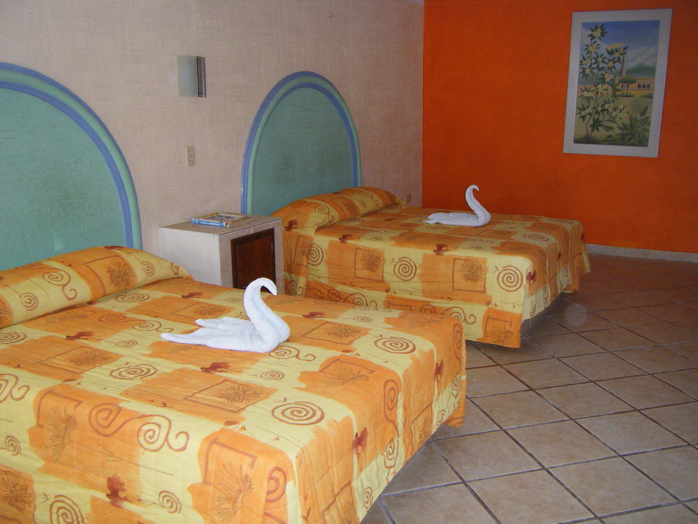 Hotel Hc Internacional Cancun Exterior photo