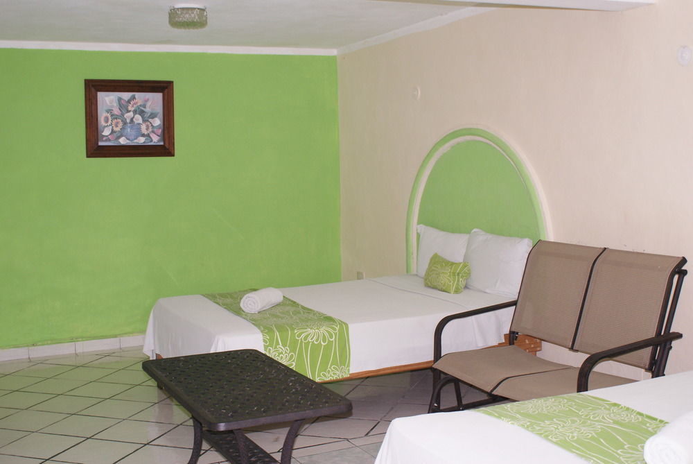 Hotel Hc Internacional Cancun Exterior photo