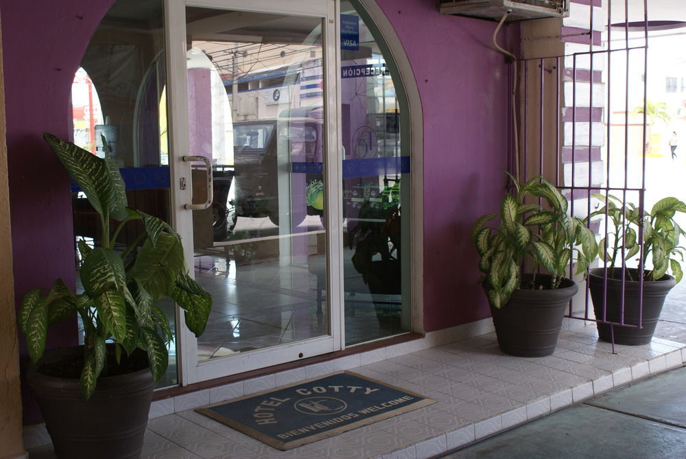 Hotel Hc Internacional Cancun Exterior photo