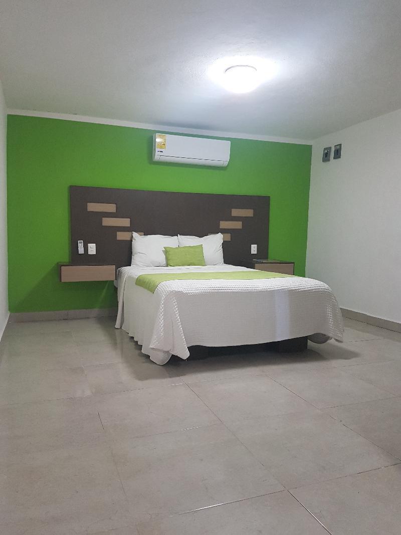 Hotel Hc Internacional Cancun Exterior photo