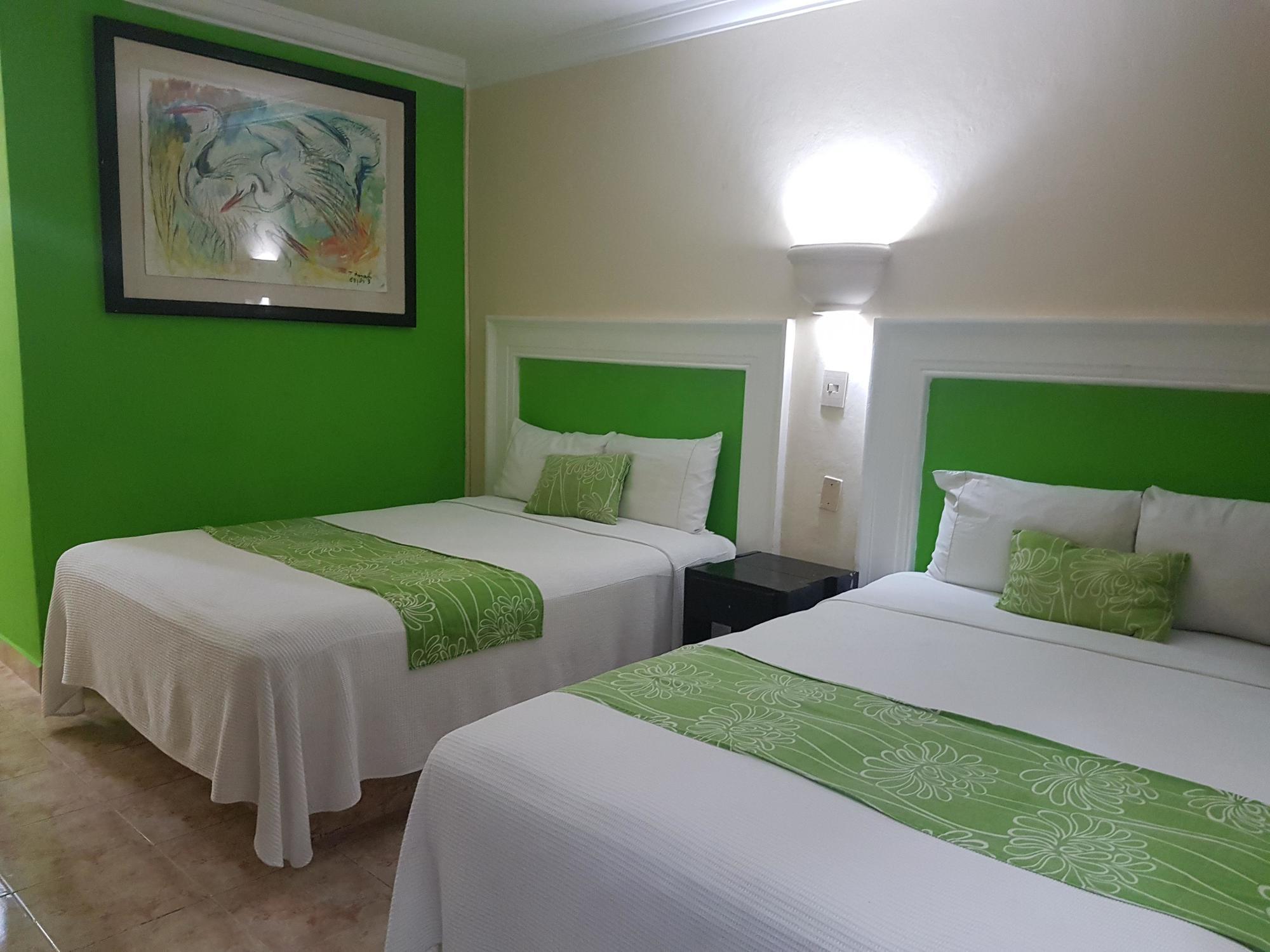 Hotel Hc Internacional Cancun Exterior photo