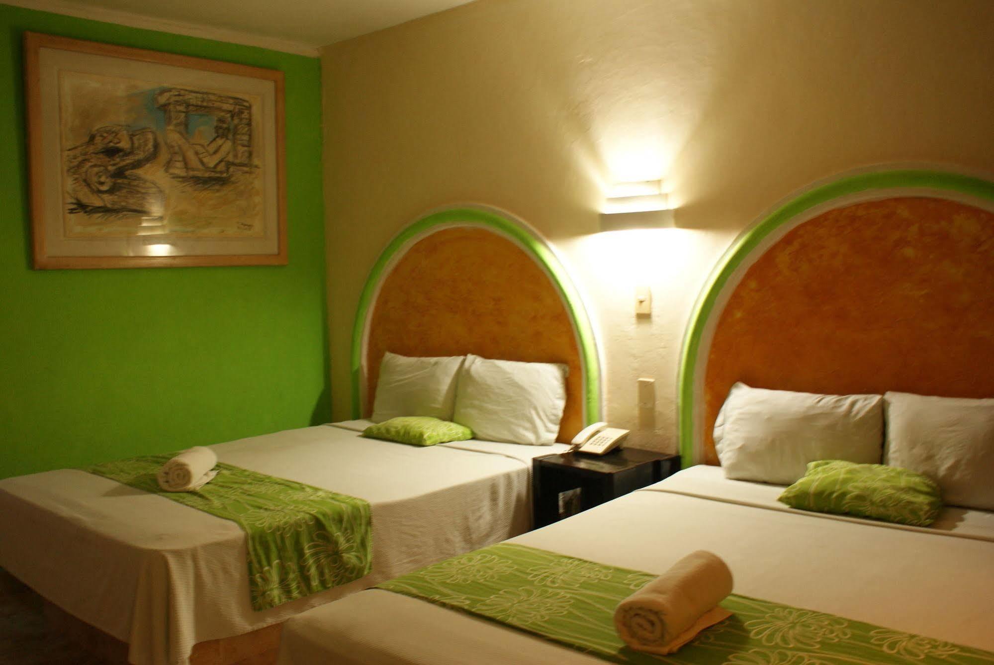 Hotel Hc Internacional Cancun Exterior photo