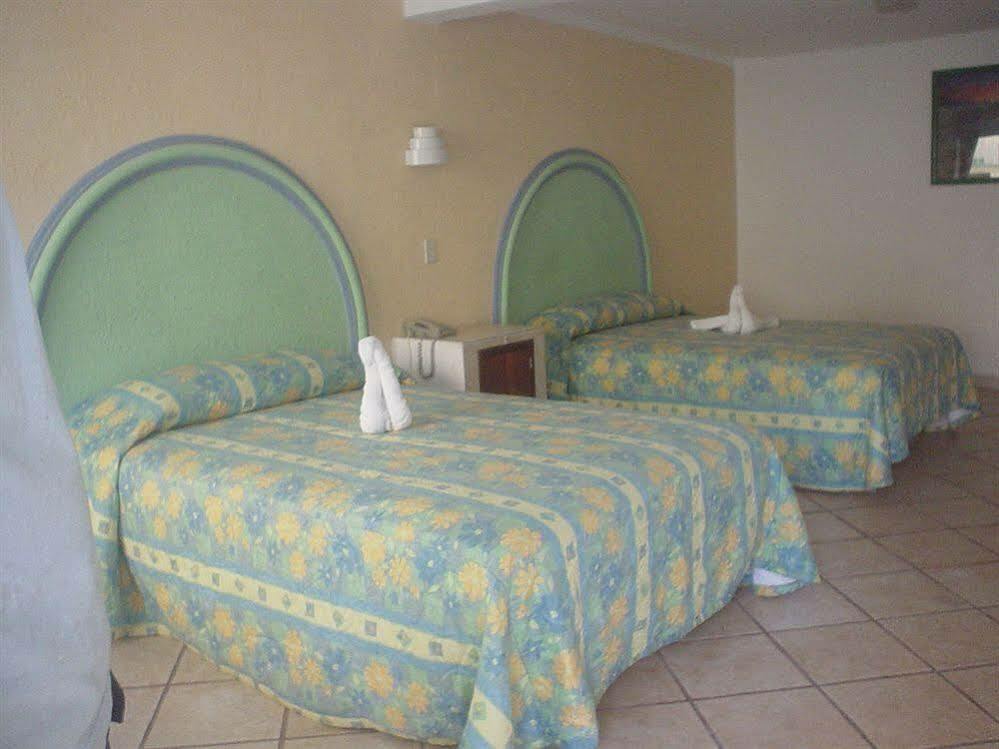 Hotel Hc Internacional Cancun Exterior photo