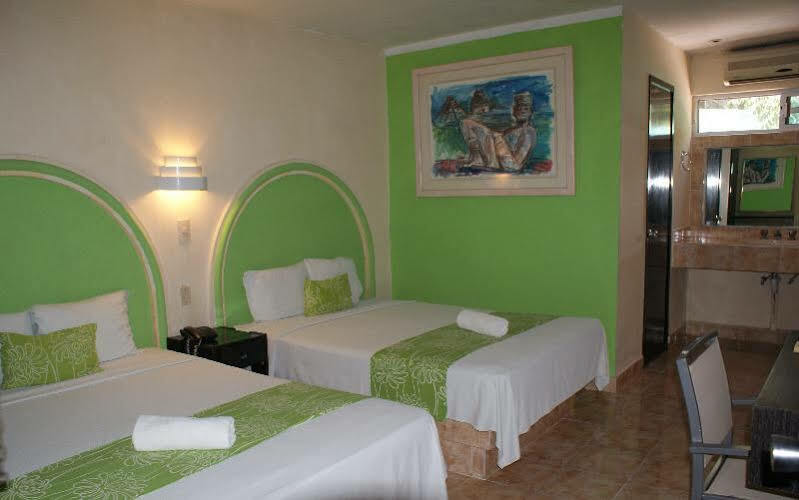 Hotel Hc Internacional Cancun Exterior photo